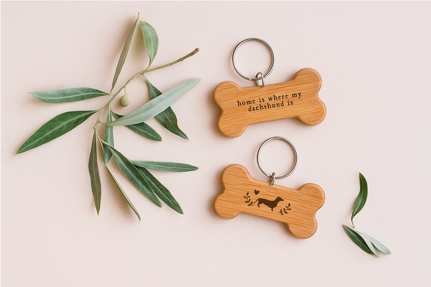 'Home Is Where My Dachshund Is' Oak Dog Bone Keyring ๐พ๐๏ธ