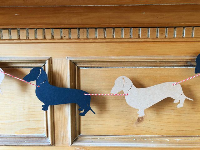 Dachshund Bunting (Design 1) - Choose which Coat image 3